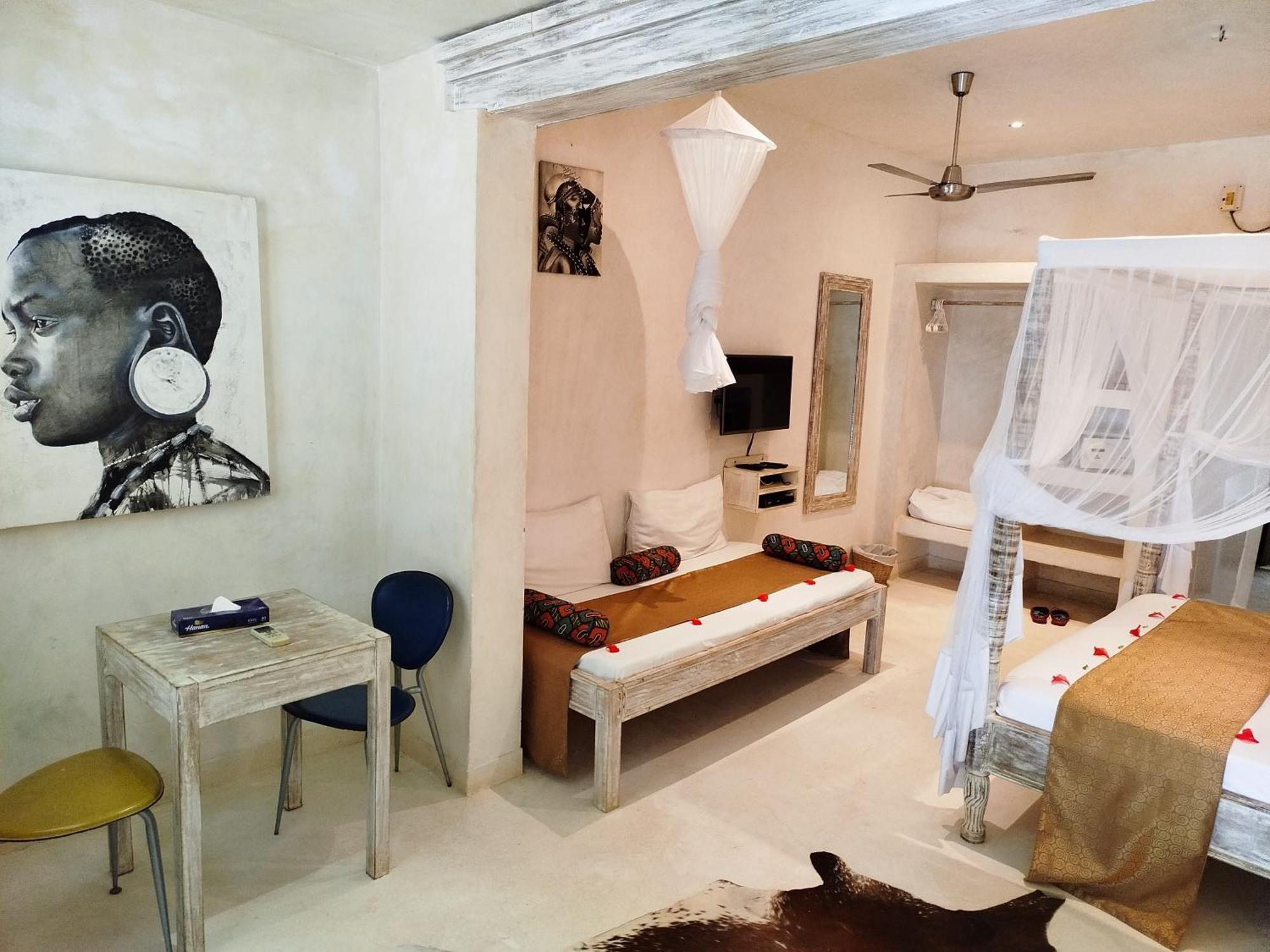 The Villa Luxury Suites Hotel Diani Beach Exterior photo