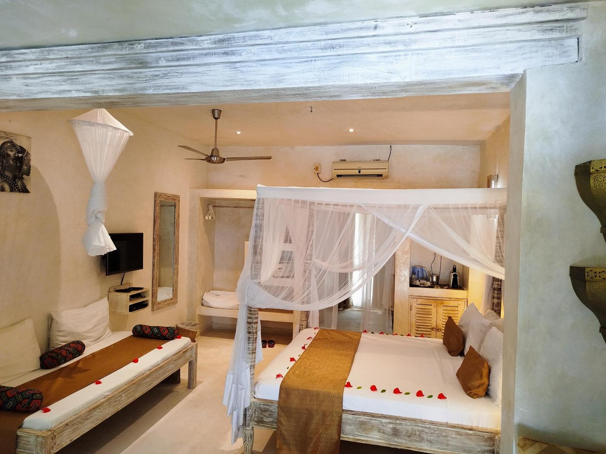 The Villa Luxury Suites Hotel Diani Beach Exterior photo